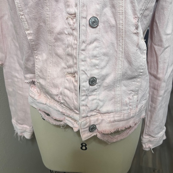 Abercrombie & Fitch Super Cute Pink Jean Jacket. Size smal - Picture 3 of 8